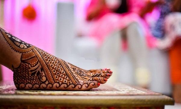 Simple Bridal Feet Design Foot Mehndi Designs